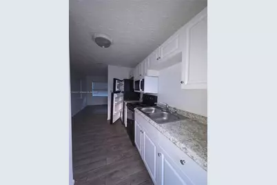 503 N 25th St #B, Fort Pierce, FL 34947 - Photo 3