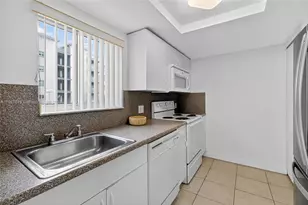 2475 NW 16th St Rd, Miami, FL 33125 - Photo 15