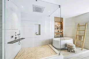 100 S Pointe Dr, Miami Beach, FL 33139 - Photo 37