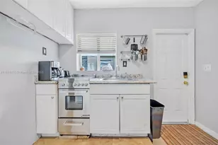 5207 Hayes St, Hollywood, FL 33021 - Photo 3