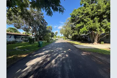 8920 SW 157th St, Palmetto Bay, FL 33157 - Photo 5