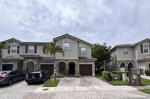 22072 SW 93rd Pl, Cutler Bay, FL 33190 - Photo 1