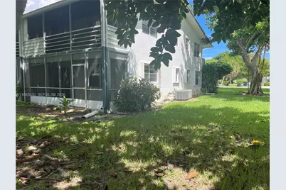 36 Islewood B #36, Deerfield Beach, FL 33442 - Photo 11