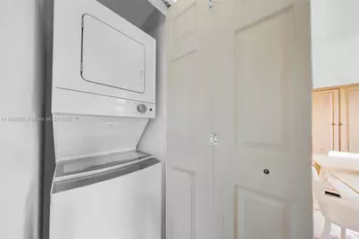 2615 Collins Ave #21, Miami Beach, FL 33140 - Photo 9