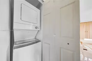 2615 Collins Ave, Miami Beach, FL 33140 - Photo 9