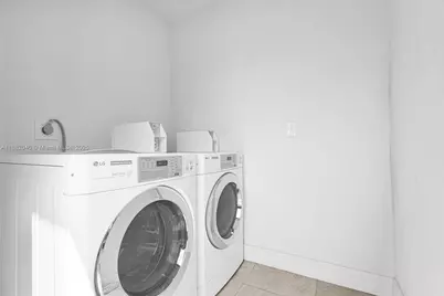 1090 NW 77th St, Miami, FL 33150 - Photo 23