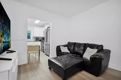1090 NW 77th St, Miami, FL 33150 - Photo 35