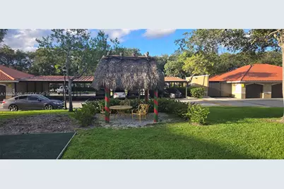 215 SW 117th Ter #14104, Pembroke Pines, FL 33025 - Photo 35