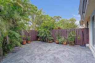 2220 NE 11th St, Hallandale Beach, FL 33009 - Photo 9