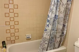 2401 Collins Ave, Miami Beach, FL 33140 - Photo 27