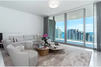 300 Biscayne Blvd Way #3503, Miami, FL 33131 - Photo 7