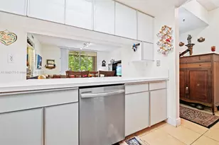 9805 NW 52nd St, Doral, FL 33178 - Photo 13