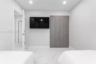 21230 NE 25th Ct, Miami, FL 33180 - Photo 33