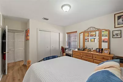 2530 SW 27th St, Miami, FL 33133 - Photo 15