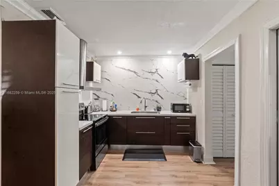 2530 SW 27th St, Miami, FL 33133 - Photo 11