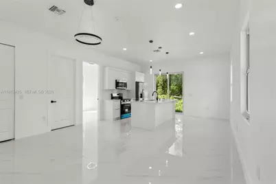 936 Anthony E, Lehigh Acres, FL 33974 - Photo 3