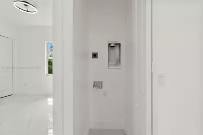 936 Anthony E, Lehigh Acres, FL 33974 - Photo 5