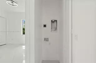 936 Anthony E, Lehigh Acres, FL 33974 - Photo 5