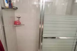 16570 NE 26th Ave, North Miami Beach, FL 33160 - Photo 17