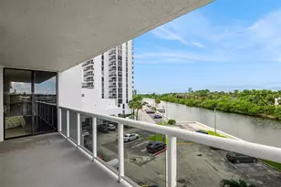 20515 E Country Club Dr, Aventura, FL 33180 - Photo 15
