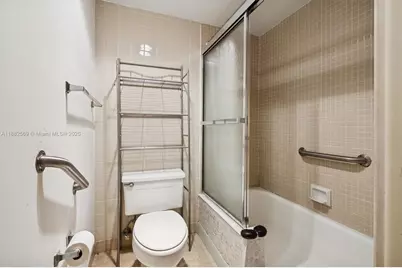 20515 E Country Club Dr #442, Aventura, FL 33180 - Photo 13