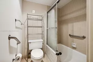 20515 E Country Club Dr, Aventura, FL 33180 - Photo 13