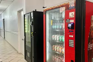 1351 NE Miami Gardens Dr, Miami, FL 33179 - Photo 5