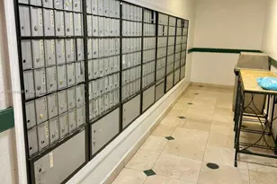 1351 NE Miami Gardens Dr, Miami, FL 33179 - Photo 27