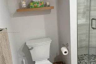 5701 Collins Ave, Miami Beach, FL 33140 - Photo 9