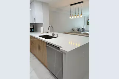 5701 Collins Ave #1203, Miami Beach, FL 33140 - Photo 5