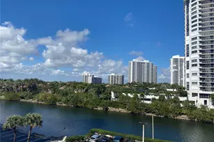 20515 E Country Club Dr, Aventura, FL 33180 - Photo 9