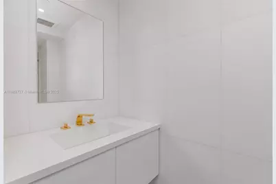 300 S Pointe Dr #PH-5, Miami Beach, FL 33139 - Photo 47