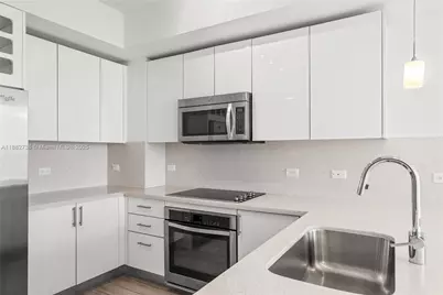 999 SW 1st Ave #2208, Miami, FL 33130 - Photo 9