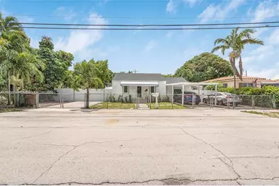 4590 E 9th Court, Hialeah, FL 33013 - Photo 23