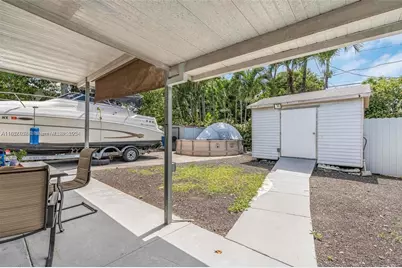 4590 E 9th Court, Hialeah, FL 33013 - Photo 15