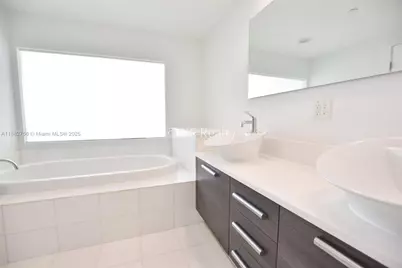 2950 NE 188th St #336, Aventura, FL 33180 - Photo 15