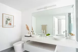 92 SW 3rd St, Miami, FL 33130 - Photo 11