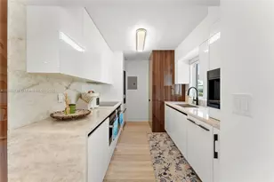 5900 Collins Ave, Miami Beach, FL 33140 - Photo 19