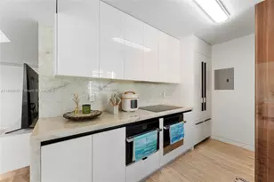 5900 Collins Ave, Miami Beach, FL 33140 - Photo 17