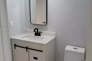 5700 Collins Ave, Miami Beach, FL 33140 - Photo 11