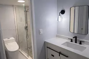 5700 Collins Ave, Miami Beach, FL 33140 - Photo 9