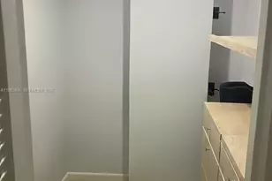 5700 Collins Ave, Miami Beach, FL 33140 - Photo 17