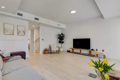 89 N Shore Dr, Miami Beach, FL 33141 - Photo 11