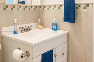 901 SW 11th Ave, Hallandale Beach, FL 33009 - Photo 9