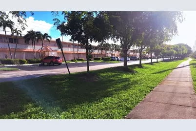 901 SW 11th Ave #4H, Hallandale Beach, FL 33009 - Photo 1