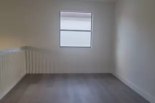 571 SE 37th Pl, Homestead, FL 33033 - Photo 9