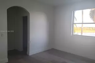 571 SE 37th Pl, Homestead, FL 33033 - Photo 11