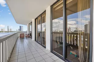 3000 Island Blvd, Aventura, FL 33160 - Photo 47