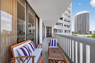 3000 Island Blvd, Aventura, FL 33160 - Photo 49