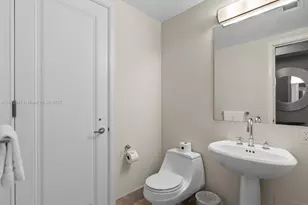 1435 Brickell Ave, Miami, FL 33131 - Photo 19